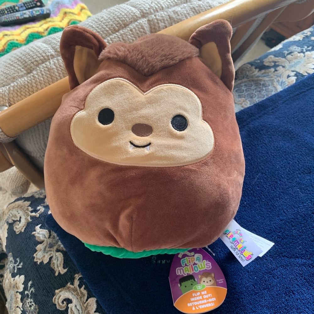 9 inch Halloween Squishmallow Flipmallow Frankie/Wade NWT